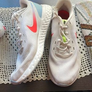 NIKE Revolution sneakers